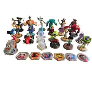Xbox 360 Disney Infinity Game, Gaming Portal, 24 Characters and Six Power Discs
